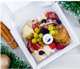 Caja de quesos y carnes frías